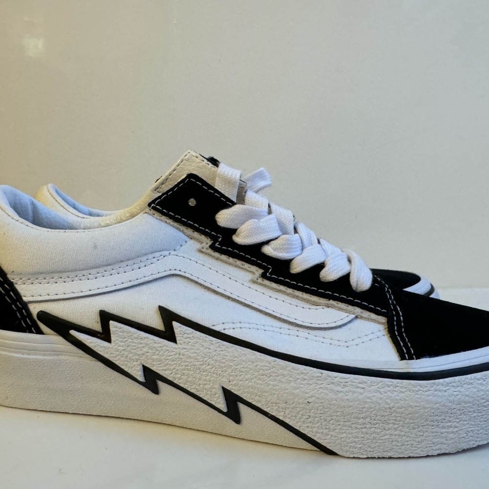 Old school vans with lighting bolt